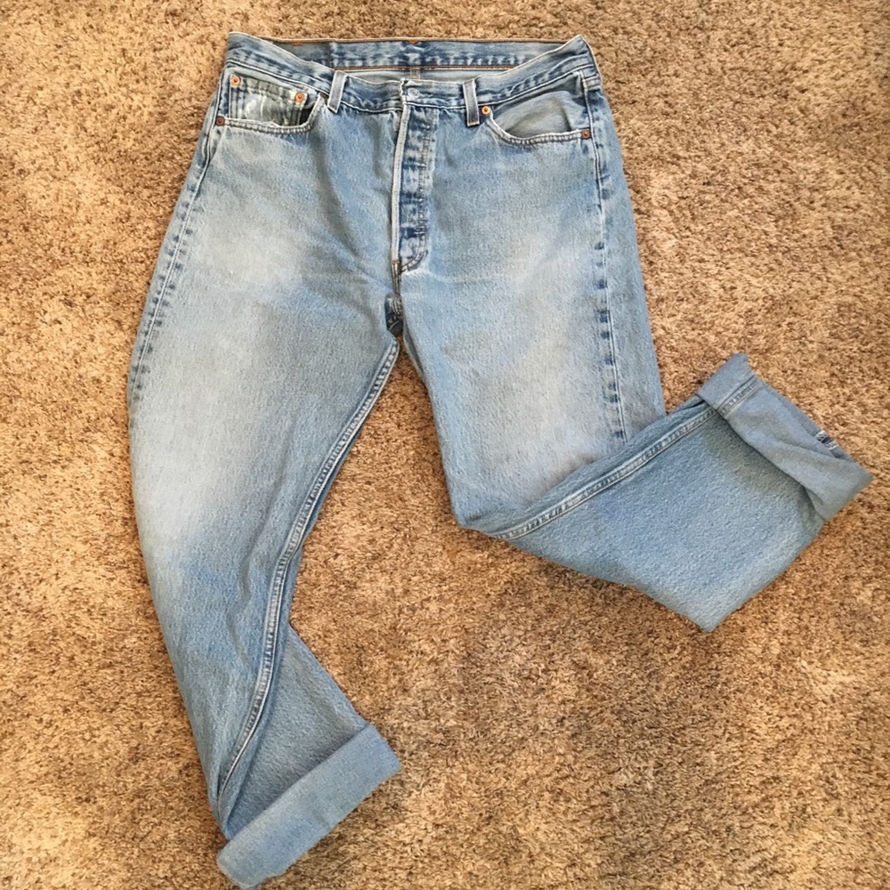 Vintage Levi’s 501, 1990s. High waisted. 31/32